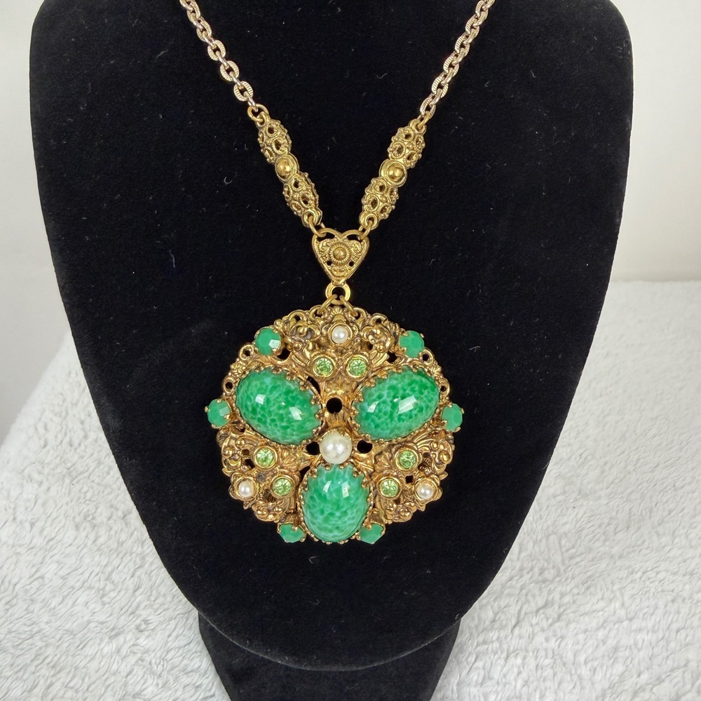 Vintage Western Germany Ornate Gold Green Cabochon‎ Filigree Medallion Necklace